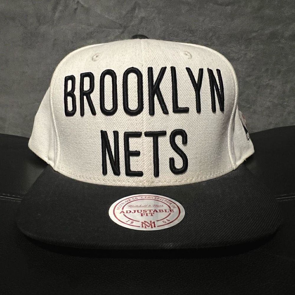 ‘12 MITCHELL & NESS Brooklyn Nets Bold Text Adjustable SnapBack Hat / One Size